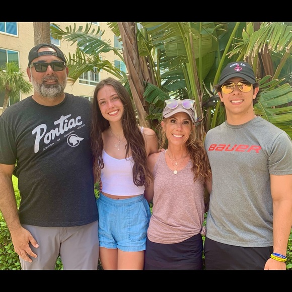 Meet the Posher Tina - Picture 5 of 7